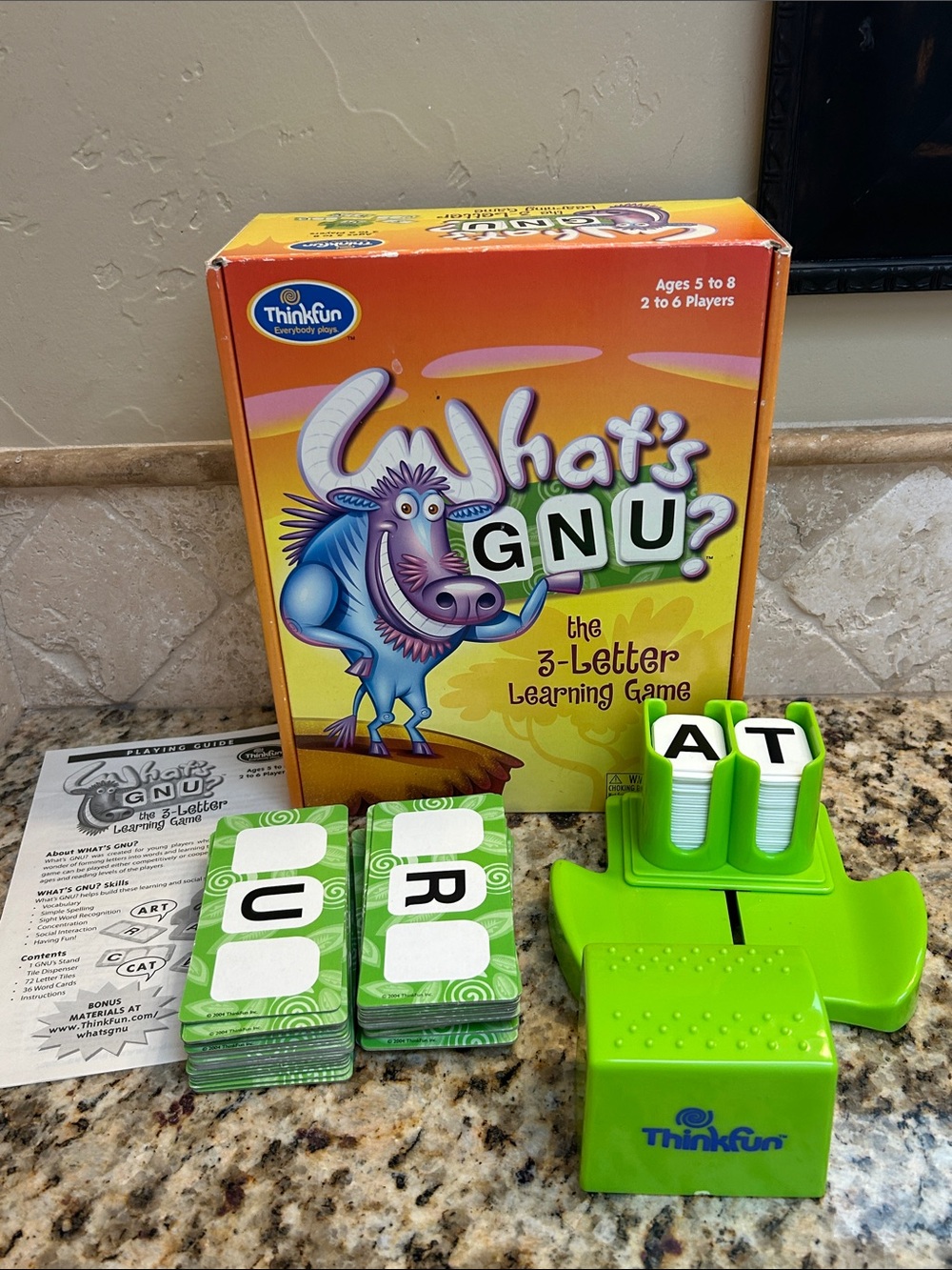 ThinkFun What's Gnu? 3-Letter Learning Game - Green Letter Holder